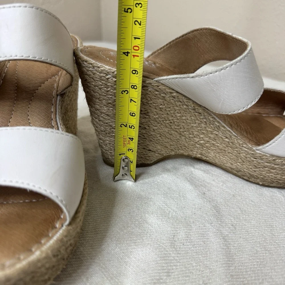 Born Womens Platform Espadrilles Ivory Slip On Wedge Sandals Size 7 Coast Resort